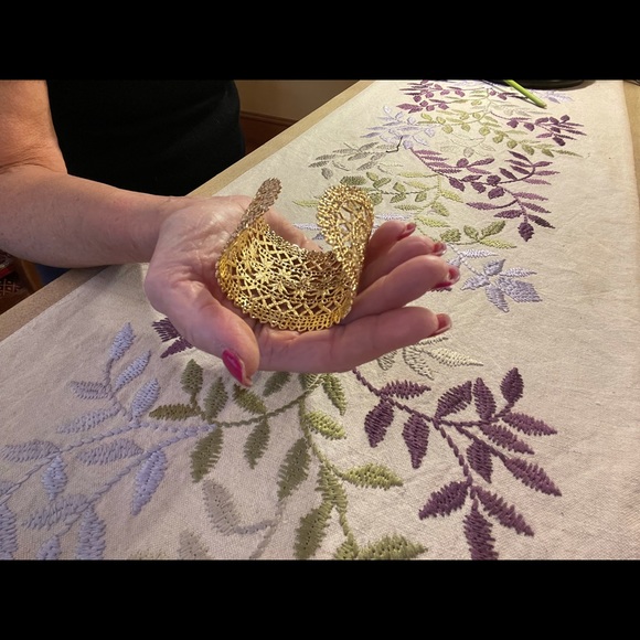 STELLA & DOT ‘Alila Lace Cuff’ Bracelet - Picture 10 of 10